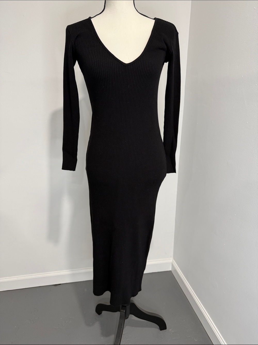 Vince Black Ribbed V-Neck Long Sleeve Midi Dress